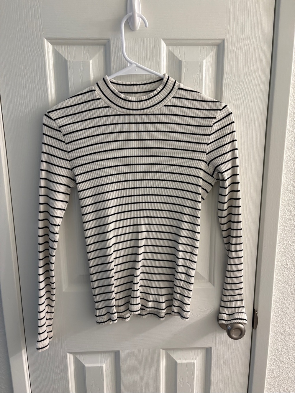 Uniqlo White and Black Striped Ribbed Long Sleeve Tee
